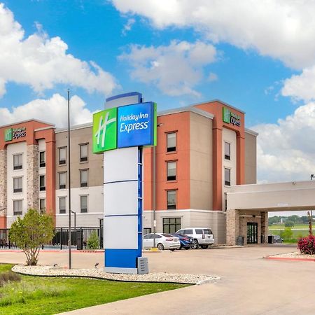 Holiday Inn Express Hillsboro I-35 By Ihg Exterior photo