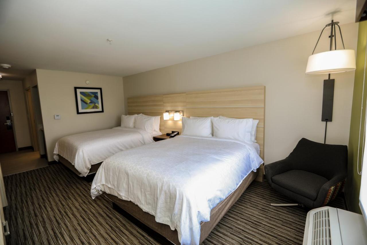 Holiday Inn Express Hillsboro I-35 By Ihg Exterior photo
