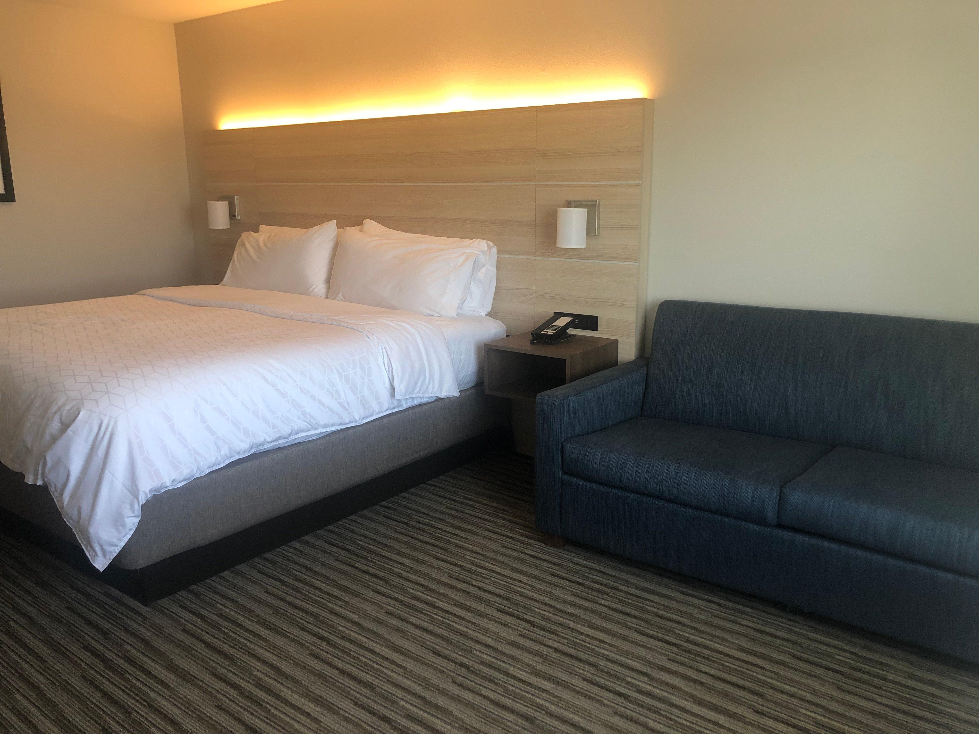 Holiday Inn Express Hillsboro I-35 By Ihg Exterior photo